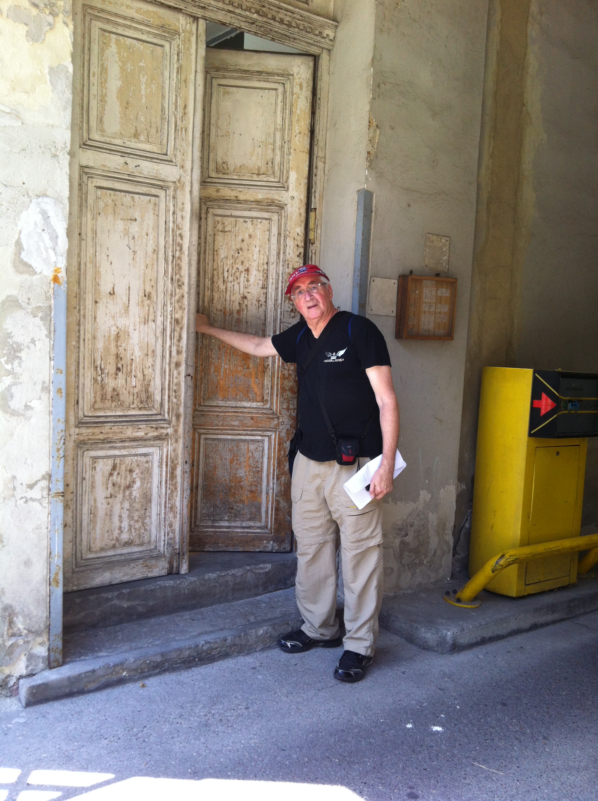 Stan entering interior doorway